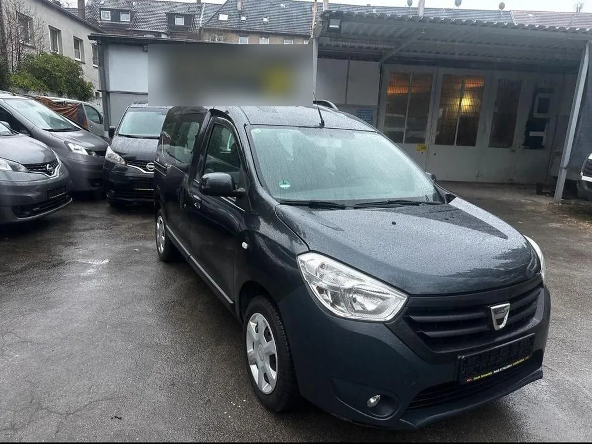 Dacia Dokker 1.5 dci kerekesszék-szállító autó