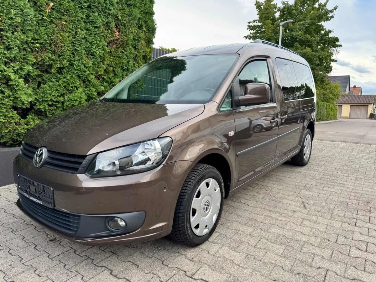 VW Caddy Maxi 2.0 TDI kerekesszék-szállító személyautó